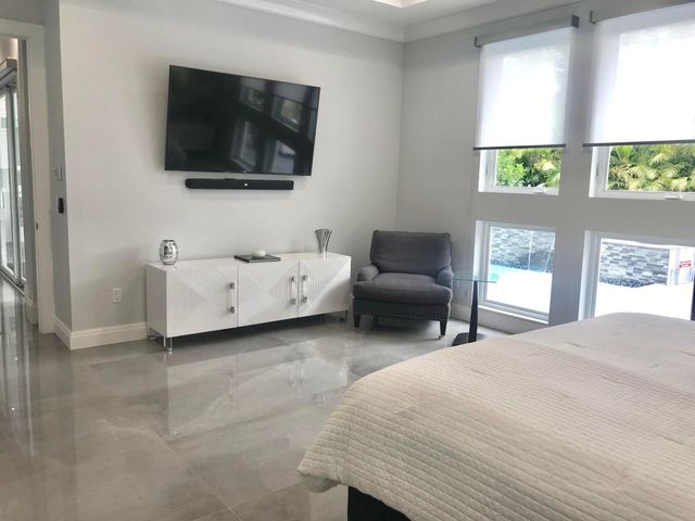 951 NE 2nd Terrace, Boca Raton, FL 33432