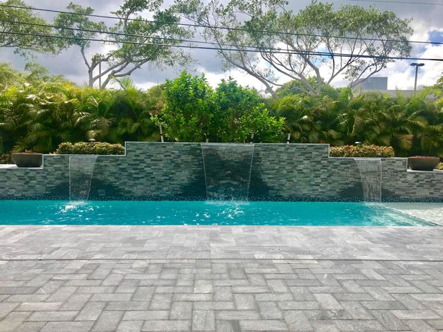 951 NE 2nd Terrace, Boca Raton, FL 33432