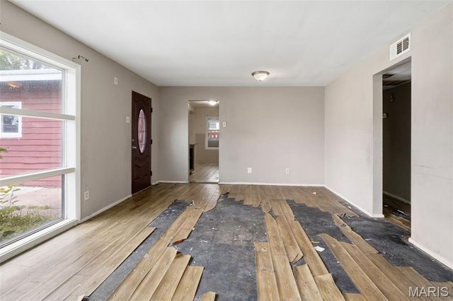 8443 Engler Avenue, St Louis, MO 63114