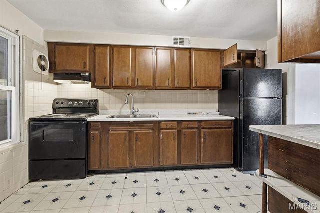 8443 Engler Avenue, St Louis, MO 63114