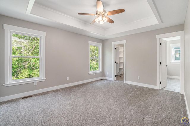 4334 SW Lakeside DR, Topeka, KS 66610