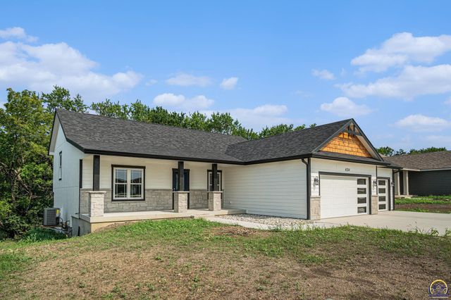 4334 SW Lakeside DR, Topeka, KS 66610
