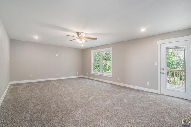 4334 SW Lakeside DR, Topeka, KS 66610