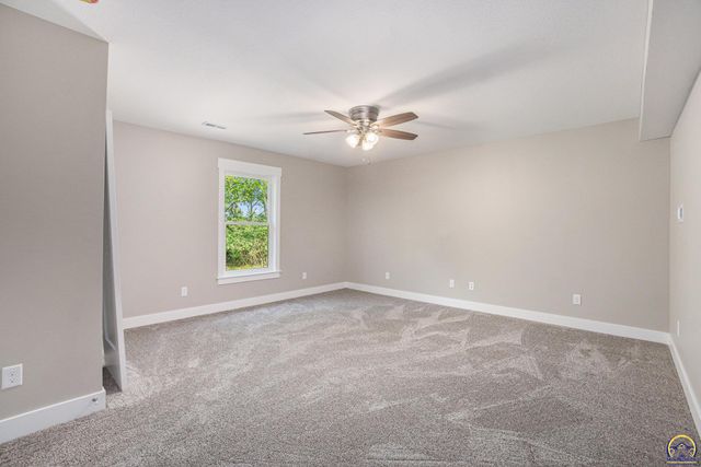 4334 SW Lakeside DR, Topeka, KS 66610