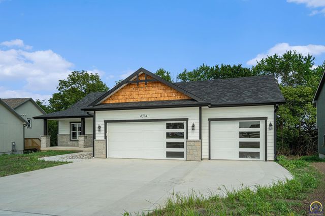 4334 SW Lakeside DR, Topeka, KS 66610