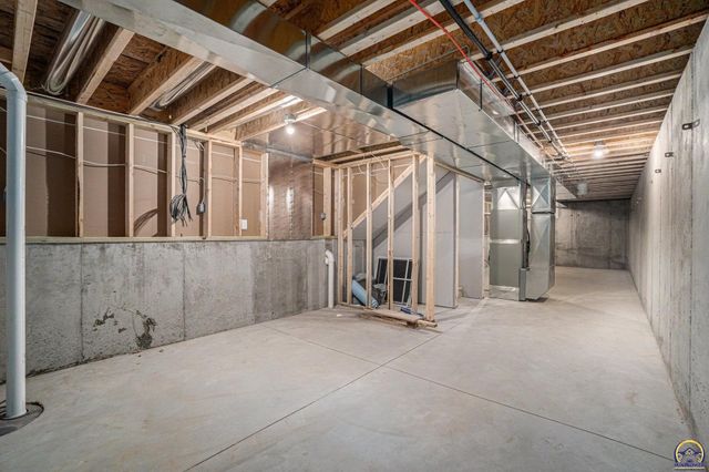 4334 SW Lakeside DR, Topeka, KS 66610