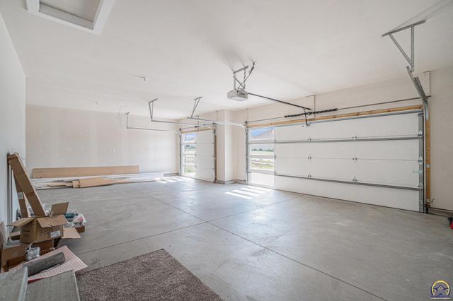 4334 SW Lakeside DR, Topeka, KS 66610