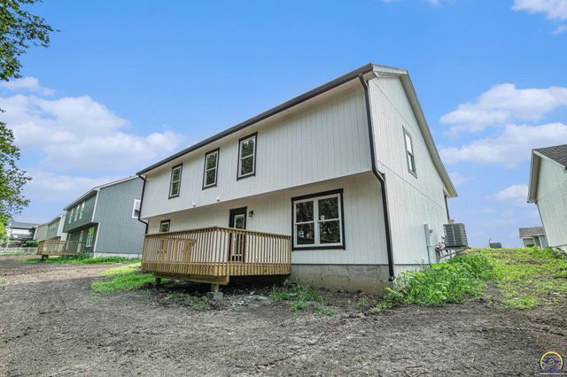 4334 SW Lakeside DR, Topeka, KS 66610