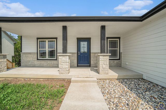 4334 SW Lakeside DR, Topeka, KS 66610