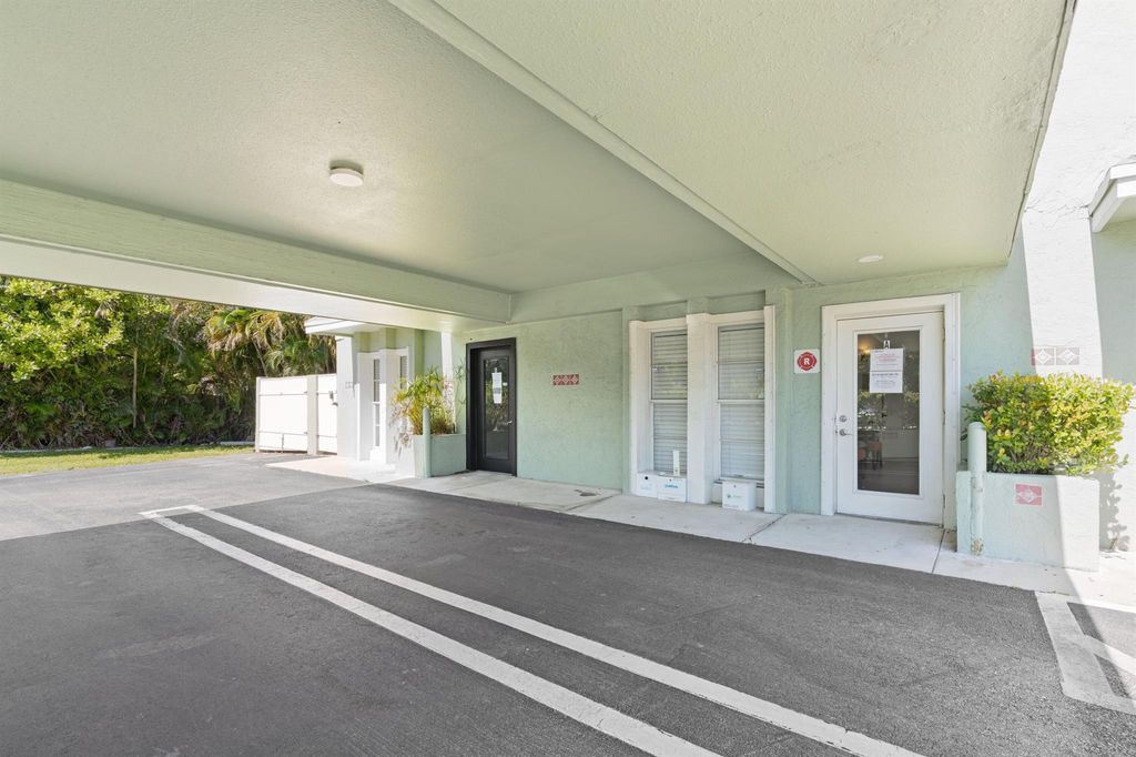 Image 15 of property listing at 13455 S Military Trail, Delray Beach, FL 33484