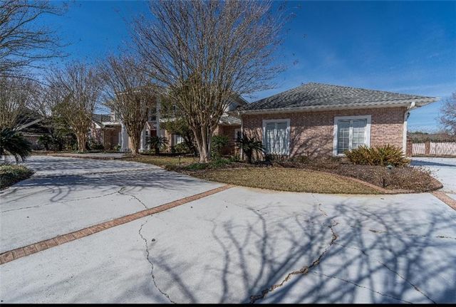 6701 TENNYSON OAKS Lane, Alexandria, LA 71301