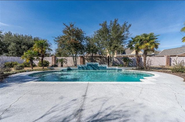 6701 TENNYSON OAKS Lane, Alexandria, LA 71301