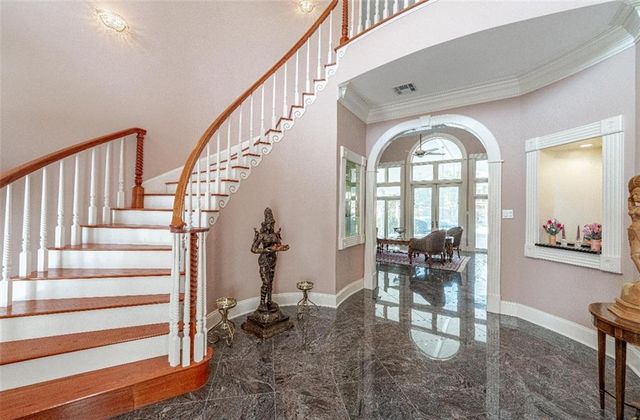 6701 TENNYSON OAKS Lane, Alexandria, LA 71301