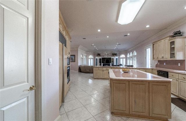 6701 TENNYSON OAKS Lane, Alexandria, LA 71301