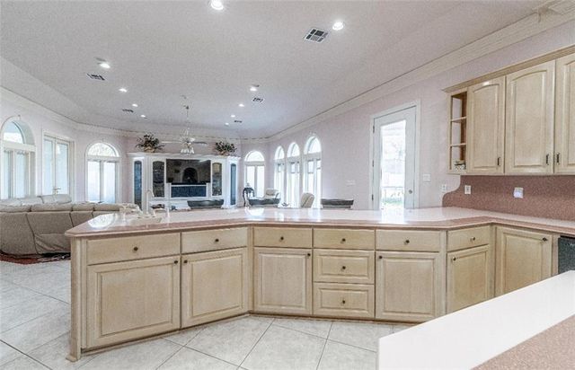 6701 TENNYSON OAKS Lane, Alexandria, LA 71301