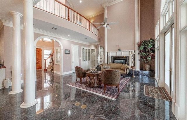 6701 TENNYSON OAKS Lane, Alexandria, LA 71301