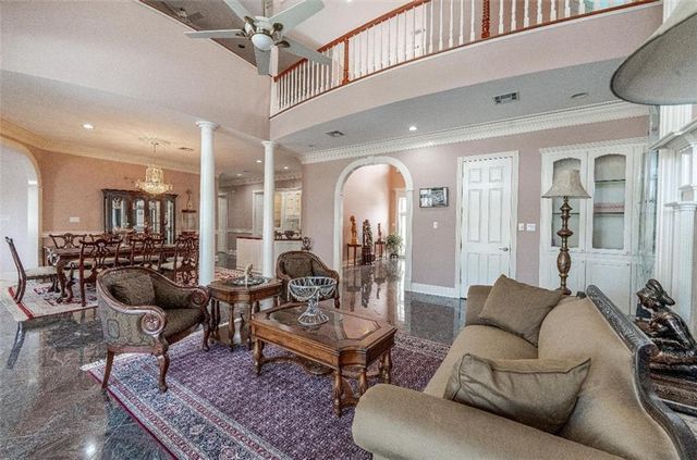 6701 TENNYSON OAKS Lane, Alexandria, LA 71301