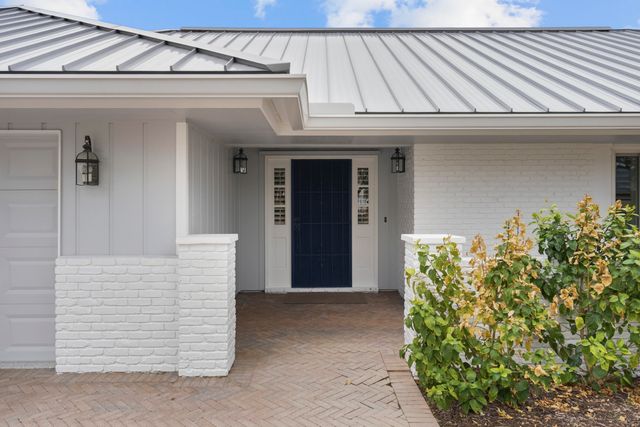 6061 SE Medinah Lane, Stuart, FL 34997