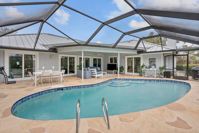 6061 SE Medinah Lane, Stuart, FL 34997