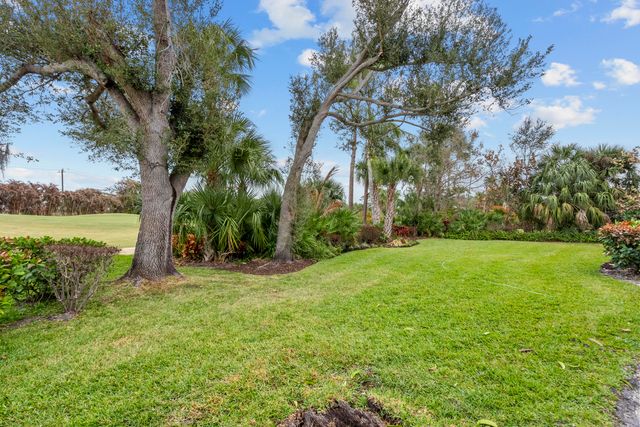 6061 SE Medinah Lane, Stuart, FL 34997