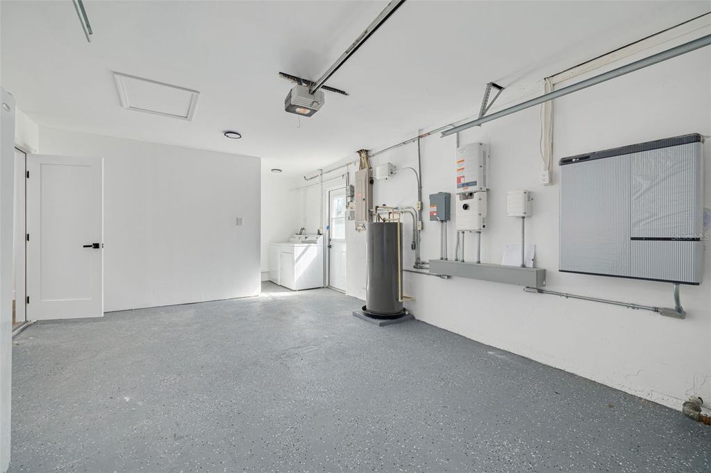 Image 26 of property listing at 1017 EMERSON DRIVE, Dunedin, FL 34698