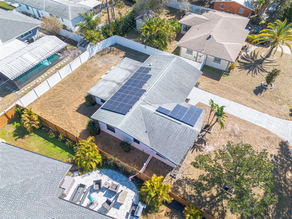 Image 31 of property listing at 1017 EMERSON DRIVE, Dunedin, FL 34698