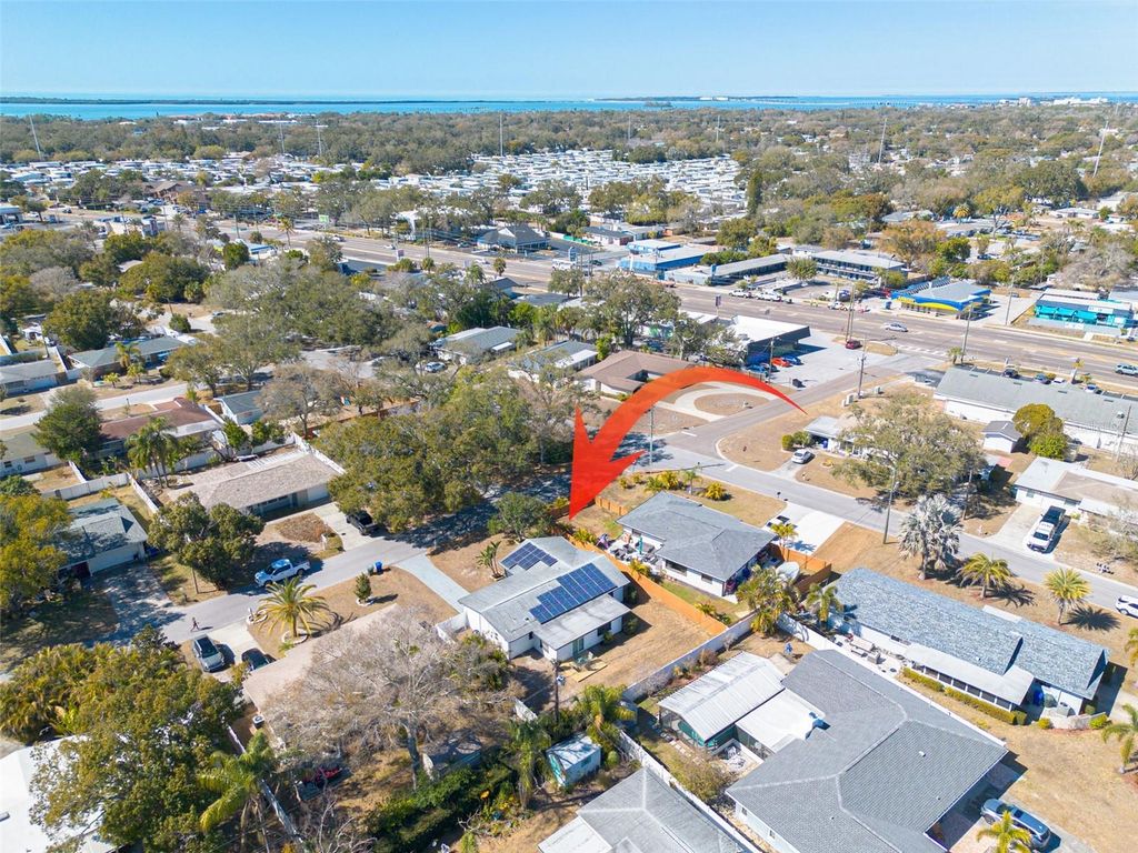 Image 33 of property listing at 1017 EMERSON DRIVE, Dunedin, FL 34698