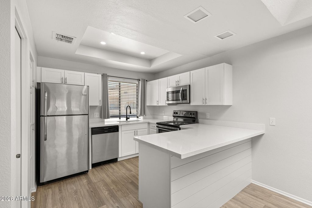 11666 N 28TH Drive 284, Phoenix, AZ 85029 — photo 4