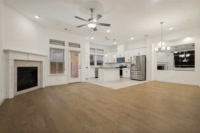 116 Harwood Drive, Lewisville, TX 75067