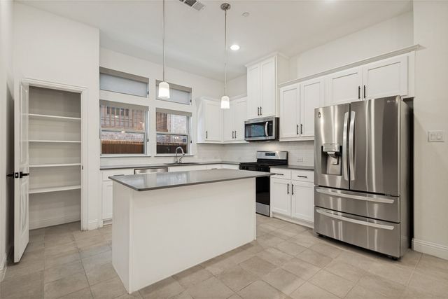 116 Harwood Drive, Lewisville, TX 75067