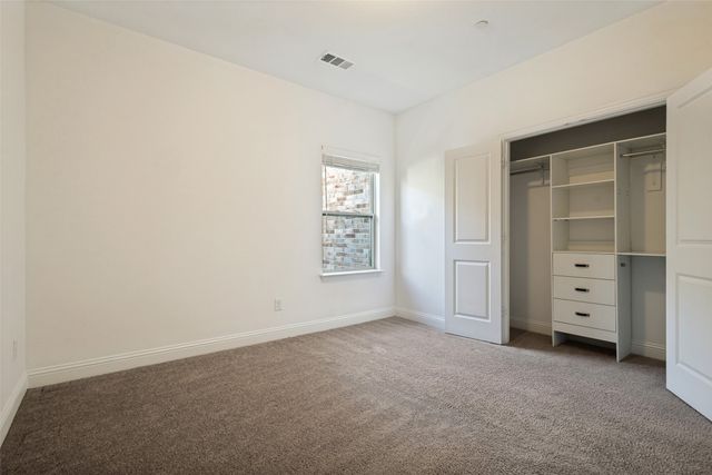 116 Harwood Drive, Lewisville, TX 75067