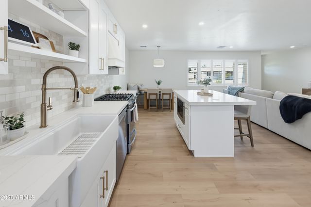6637 E Hubbell Street, Scottsdale, AZ 85257