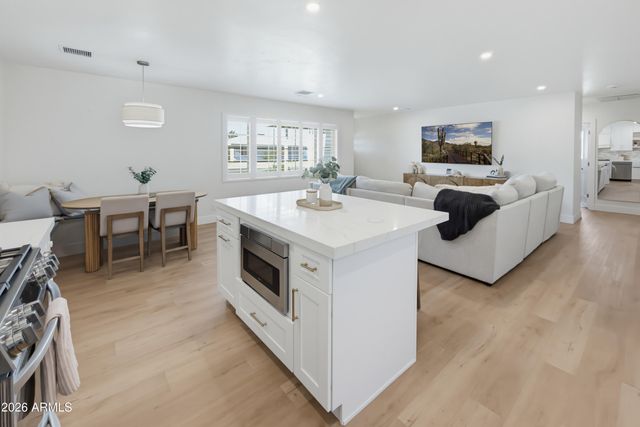 6637 E Hubbell Street, Scottsdale, AZ 85257