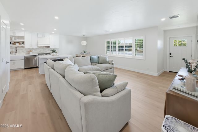 6637 E Hubbell Street, Scottsdale, AZ 85257
