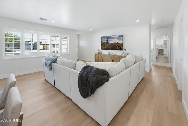 6637 E Hubbell Street, Scottsdale, AZ 85257