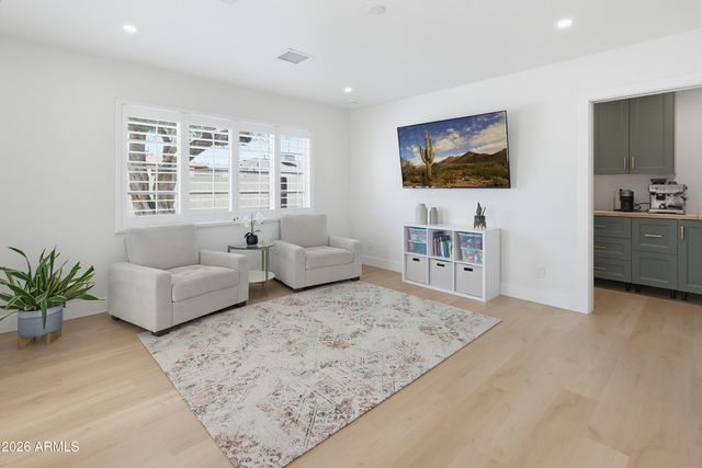 6637 E Hubbell Street, Scottsdale, AZ 85257