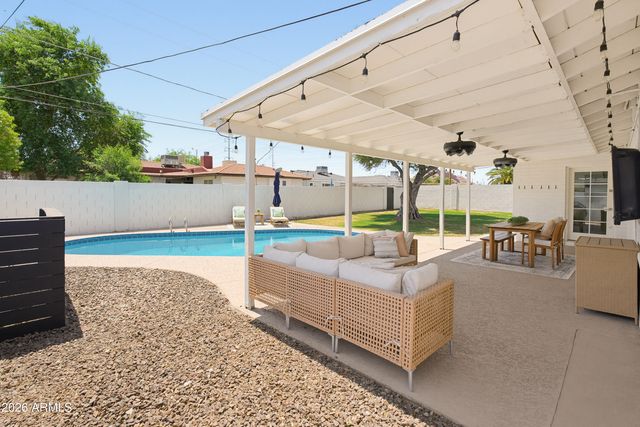6637 E Hubbell Street, Scottsdale, AZ 85257