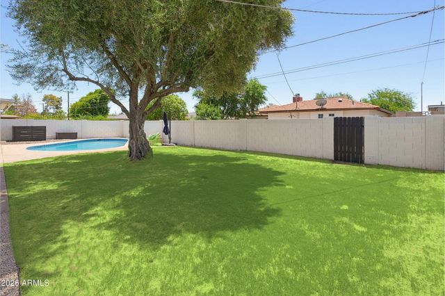 6637 E Hubbell Street, Scottsdale, AZ 85257