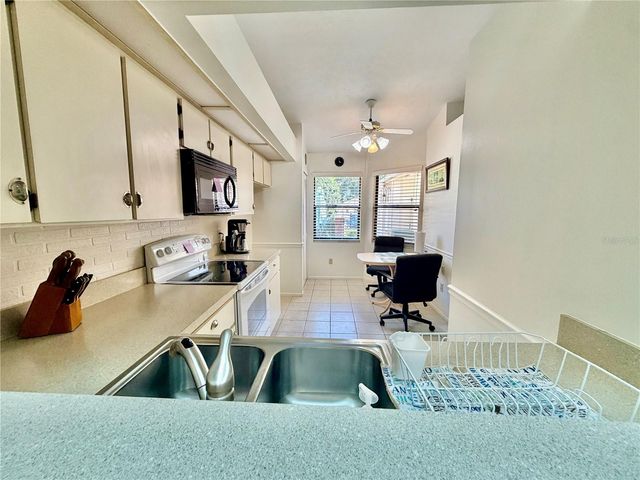 3927 NE 21ST LANE, Ocala, FL 34470