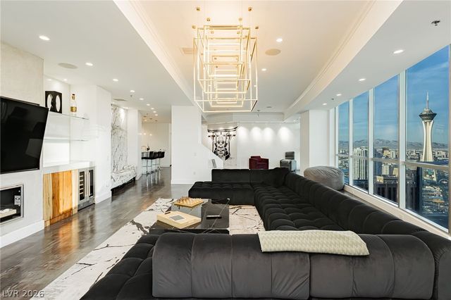 2700 Las Vegas Boulevard 4203, Las Vegas, NV 89109