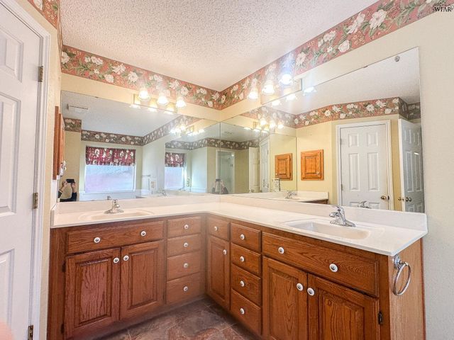 127 WELLINGTON LANE, Wichita Falls, TX 76305