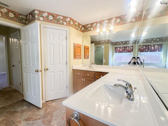 127 WELLINGTON LANE, Wichita Falls, TX 76305