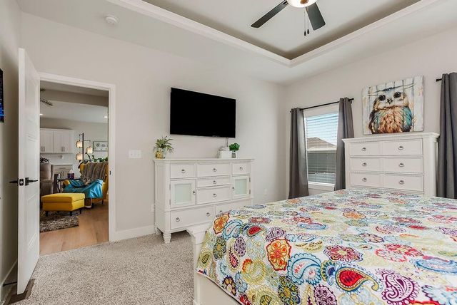 903 NW Crestwood Drive, Grain Valley, MO 64029