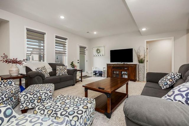 903 NW Crestwood Drive, Grain Valley, MO 64029