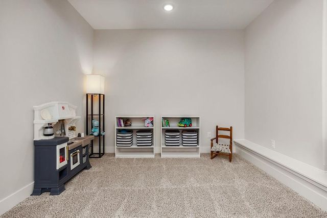 903 NW Crestwood Drive, Grain Valley, MO 64029