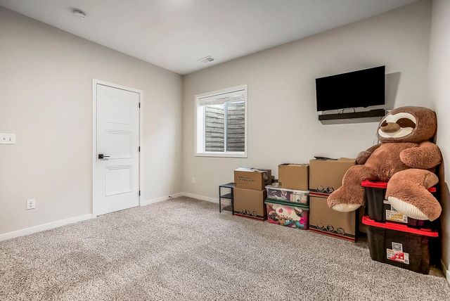 903 NW Crestwood Drive, Grain Valley, MO 64029