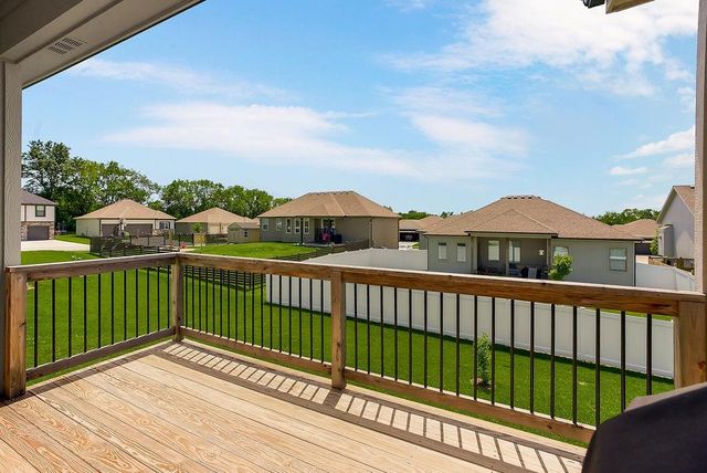 903 NW Crestwood Drive, Grain Valley, MO 64029