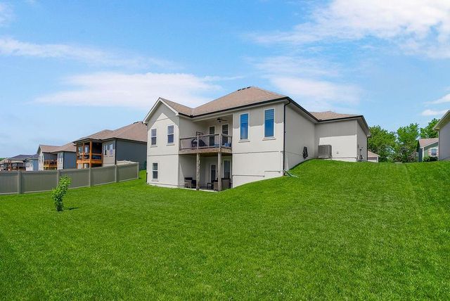 903 NW Crestwood Drive, Grain Valley, MO 64029