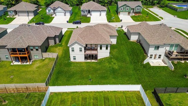 903 NW Crestwood Drive, Grain Valley, MO 64029