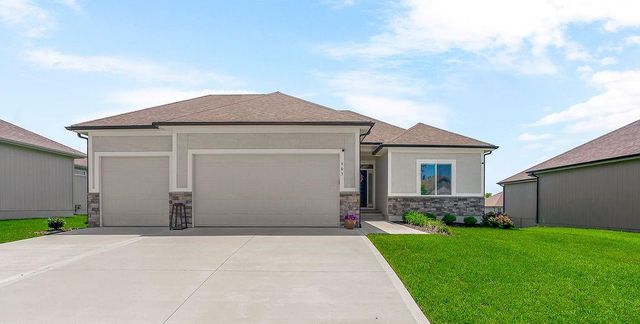 903 NW Crestwood Drive, Grain Valley, MO 64029